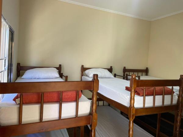 På bilden syns objektet Hostel Fratelli Costa som ligger i staden Delfinópolis.