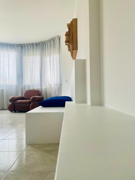 Foto 2: Studiò