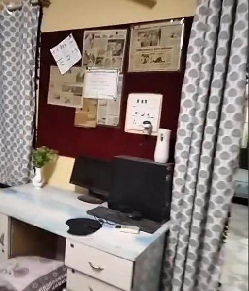 A la foto es mostra l'objecte Boho-themed studio apartment situat a la ciutat de Sinnar.