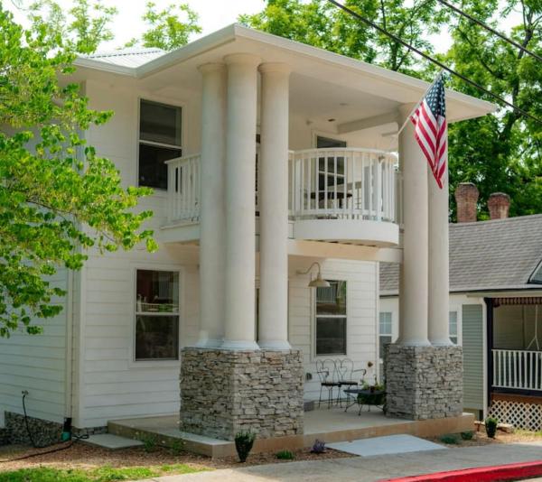 -New- Spring Wish - Historical Loop Home- - Eureka Springs, AR
