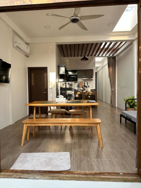 A la foto es mostra l'objecte Cozy townhome in Krabi town situat a la ciutat de Ban Khlong Chi Lat.