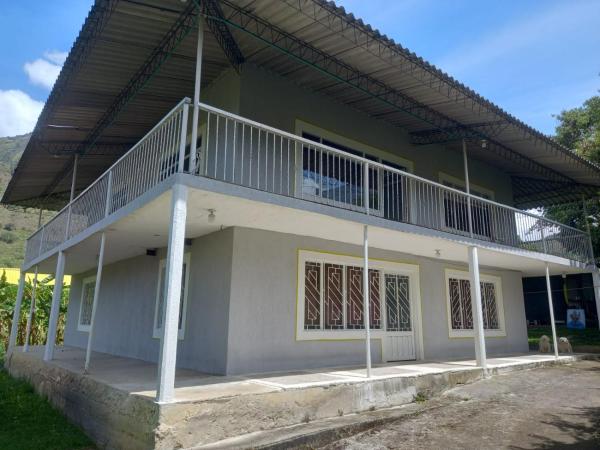 På bilden syns objektet Hotel Campestre Cabañas de la Sierra Nevada de el Cocuy Casa Quinta som ligger i staden Guacamayas.