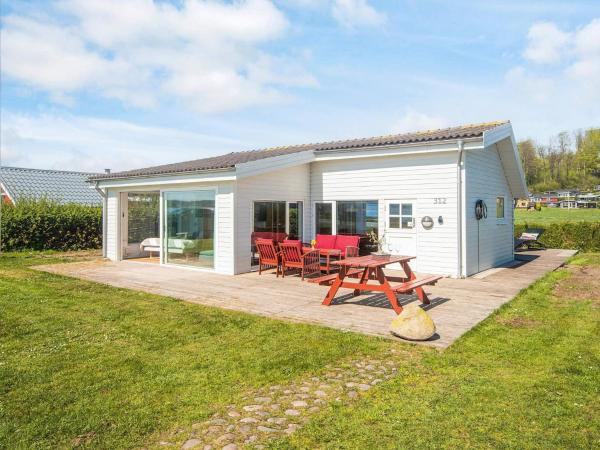 A la foto es mostra l'objecte 4 person holiday home in Aabenraa-By Traum situat a la ciutat de Aabenraa.