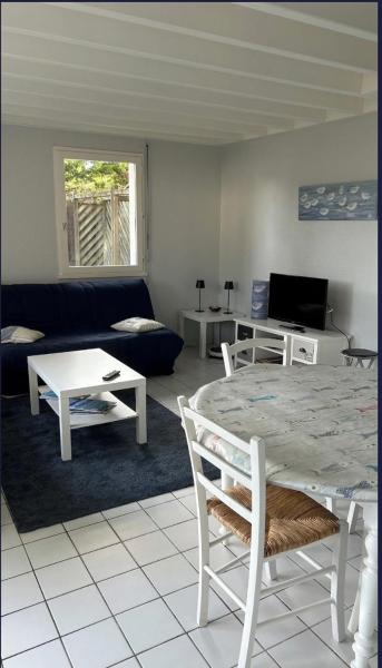 A la foto es mostra l'objecte Maison en résidence avec piscine à 3m de la plage situat a la ciutat de Carnac.