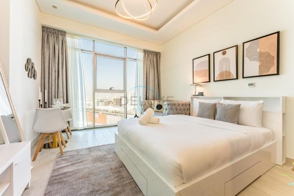 A la foto es mostra l'objecte Studio Near Dubai Creek, Dubai Frame & Downtown, Farhad Azizi, Al Jaddaf by Deluxe Holiday Homes situat a la ciutat de Dubai.
