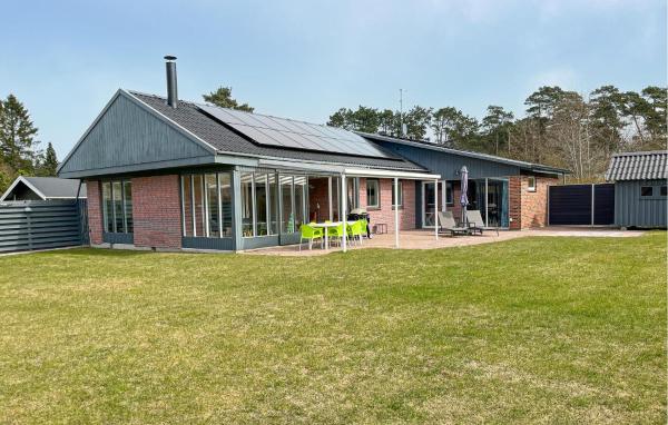 Na zdjęciu widoczny jest obiekt Cozy Home In Fårevejle położony w mieście Fårevejle.