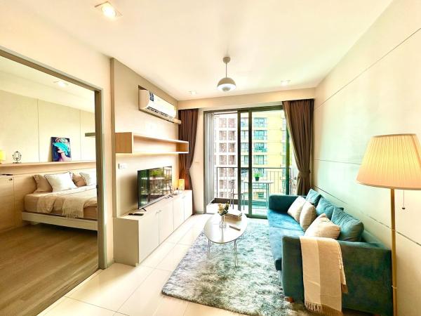 Bright & Spacious Apartment, Bangkok