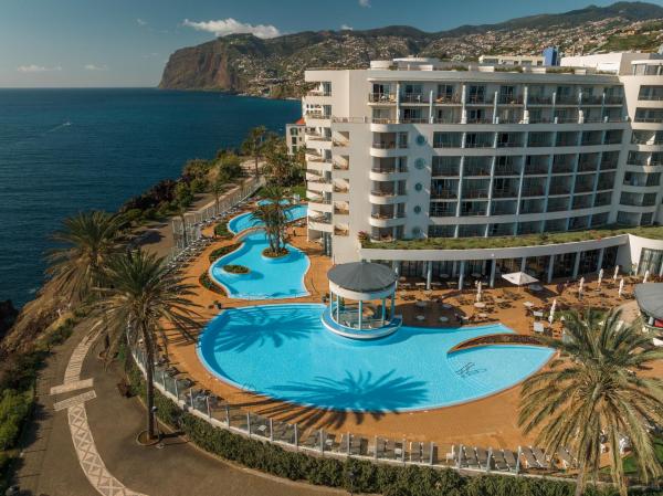 Auf dem Foto ist das Objekt Pestana Grand Ocean Resort Hotel in der Stadt Funchal zu sehen.