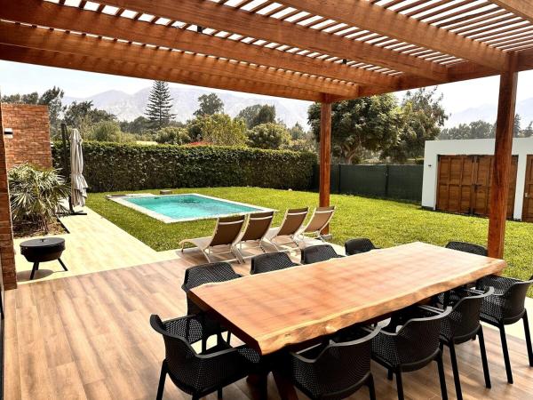Modern Country House In A Condominium - Lima