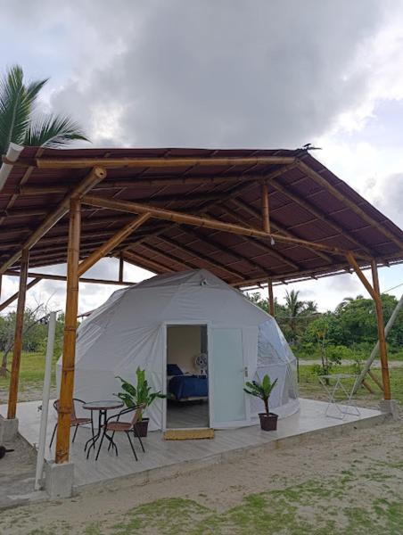 Auf dem Foto ist das Objekt Domo Premium en la playa de Isla Portete in der Stadt Isla Zapotal zu sehen.