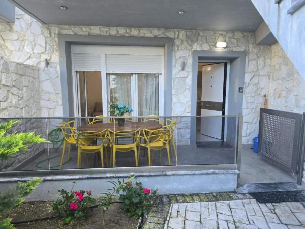 A la foto es mostra l'objecte Stoa Luxury Apartment situat a la ciutat de Hanioti.