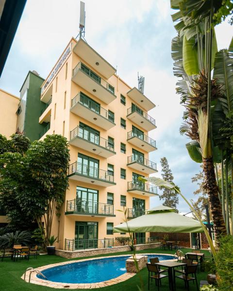 På billedet ses objektet Highlands Suites Hotel and Apartments beliggende i byen Kigali.