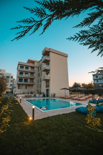 Auf dem Foto ist das Objekt The Blue Wave Hotel in der Stadt Himarë zu sehen.