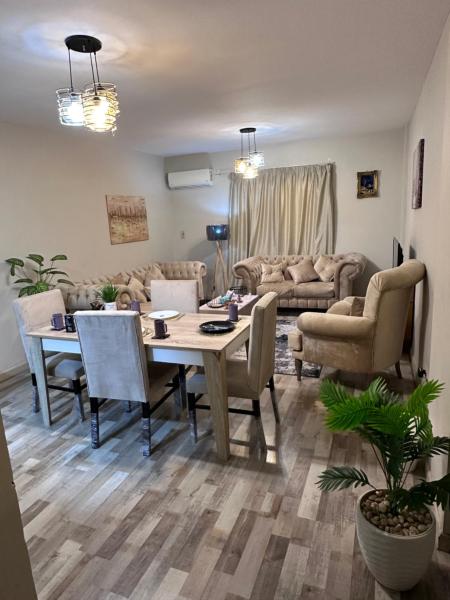 A la foto es mostra l'objecte CairoKey Rehab City APT - 2BDR Modern, Garden View situat a la ciutat de El Caire.