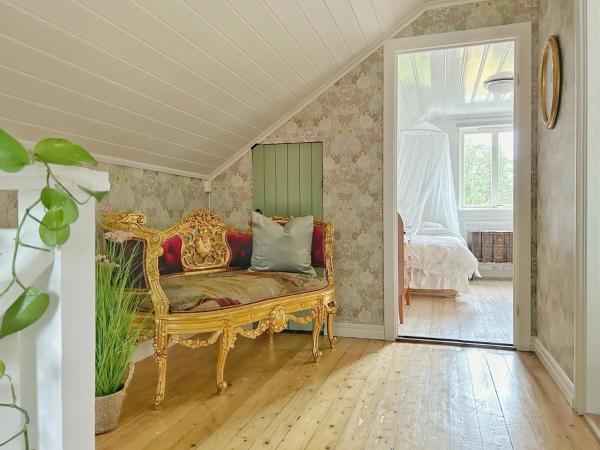 Auf dem Foto ist das Objekt The Nordby Cabin - 3 minutes from E6 in der Stadt Lervik zu sehen.