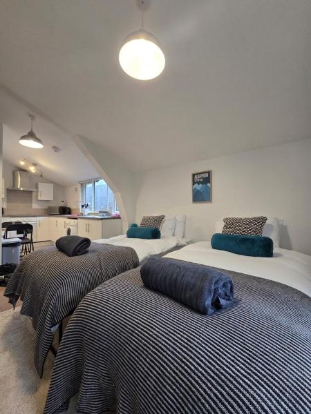 1 Bed Flat, Free Parking, Canalside, Sleeps 2 - Botany Bay - London