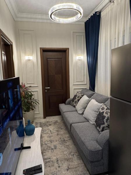 A la foto es mostra l'objecte A comfy flat in Al Agouza situat a la ciutat de El Caire.