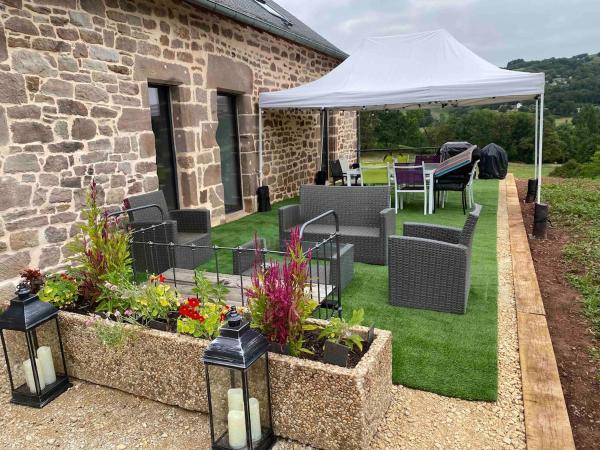A la foto es mostra l'objecte Renovated house with hot tub, gîte de la vicairie Nouvelle-Aquitaine situat a la ciutat de Sérilhac.