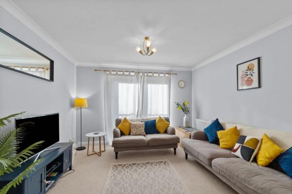 På bildet vises objektet Bright & Spacious 3 Bedroom Home in Central Exeter som ligger i byen Exeter.