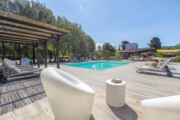 A la foto es mostra l'objecte ClickSardegna Luxury Villa Elike with private pool with patio and barbecue area situat a la ciutat de Surigheddu.