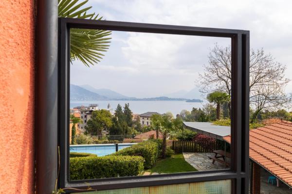 A la foto es mostra l'objecte villa Aglaia situat a la ciutat de Baveno.