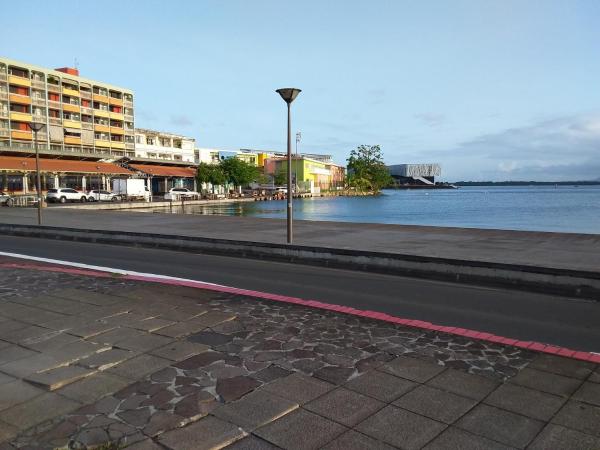 A la foto es mostra l'objecte coeur de Pointe-à-Pitre route du rhum 2022 situat a la ciutat de Pointe-à-Pitre.