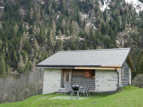 Na zdjęciu widoczny jest obiekt Holiday Home Rustico Carcarida by Interhome położony w mieście Anvéuda.