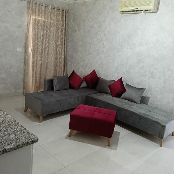На фото показан объект Appartement joury, расположенный в городе Hiboun.