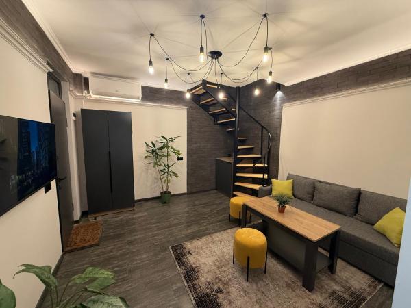 Republic Square Apartments, Ереван