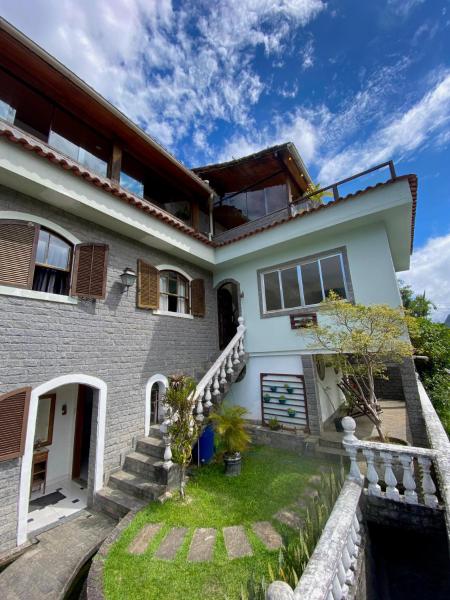 写真にはペトロポリス市にあるCasa Colona - Guesthouseが写っています。