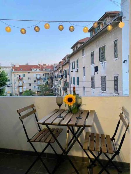 Split City Center - Lovely and spacious 2Bdrm Apt, Split