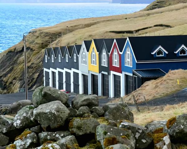 Eiðsvíkslon - The Red Boathouse By The Sea - Faroe Islands