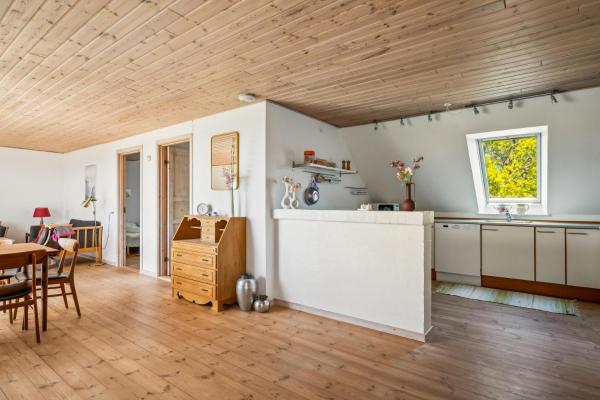 A la foto es mostra l'objecte Stunning Home In Ebeltoft With 9 Bedrooms And Internet situat a la ciutat de Ebeltoft.