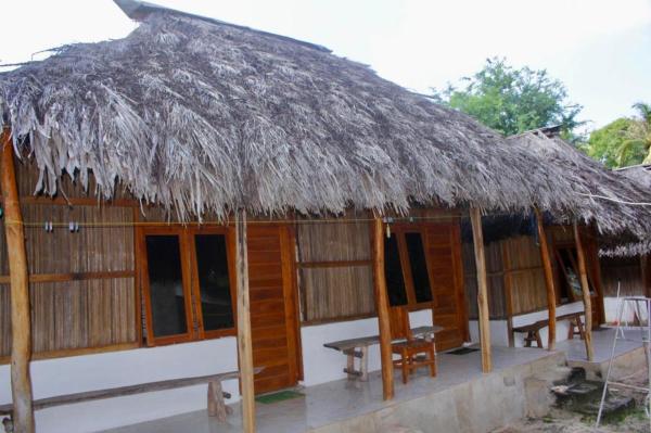 A la foto es mostra l'objecte Ovabaluk Surf Camp situat a la ciutat de Nembrala.