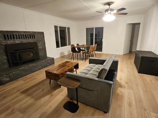 A la foto es mostra l'objecte Beach House Retreat situat a la ciutat de Long Beach.