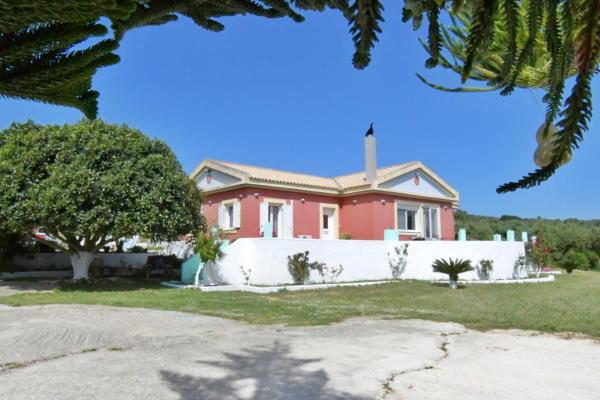 Nella foto è visibile l'oggetto Meadow House situato nella città di Lixouri.