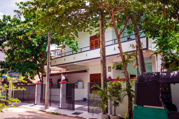 A la foto es mostra l'objecte Hilton Cottage situat a la ciutat de Trincomalee.