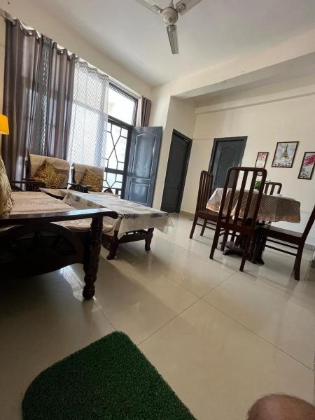 På billedet ses objektet The Hillstead Tapovan 2BHK Apt beliggende i byen Rishikesh.