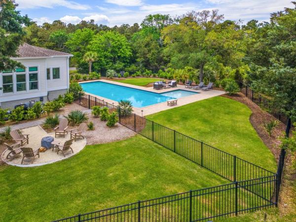 På bildet vises objektet Island Time House home by Peace Vacations som ligger i byen Pawleys Island.