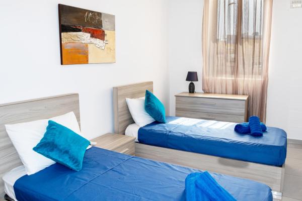 Foto 3: Spacious & Bright Apartment in Sliema Near Shops and Sea