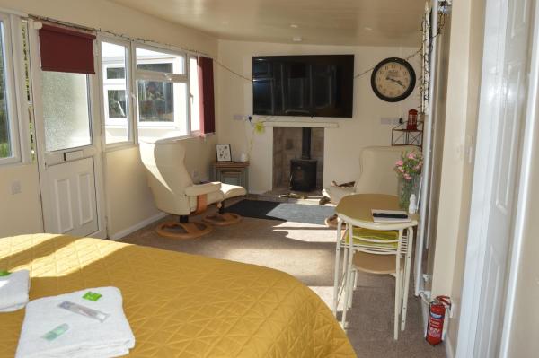 A la foto es mostra l'objecte Detached Romantic Studio. situat a la ciutat de Cuckney.