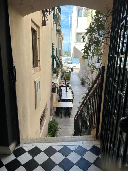 A la foto es mostra l'objecte Swan City Apartment & Room situat a la ciutat de Šibenik.