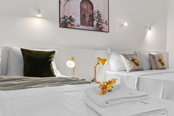 Studio with two bed photo 2