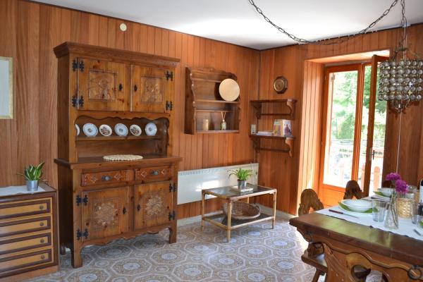 Na zdjęciu widoczny jest obiekt Val Maira - Alpine apartment with a view położony w mieście Stroppo.