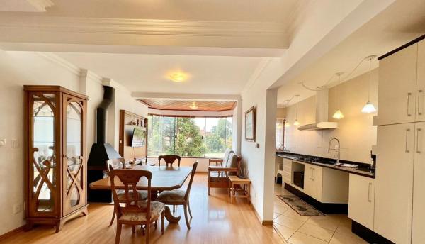 A la foto es mostra l'objecte Duplex Familiar em Gramado. Perto de tudo! situat a la ciutat de Gramado.