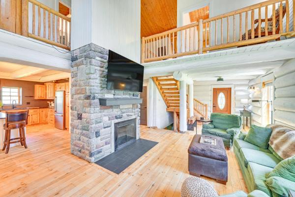Na fotografii je vidět objekt 4 Mi to Dtwn Spacious Family Cabin in Jonesville! nacházející se ve městě Reading.