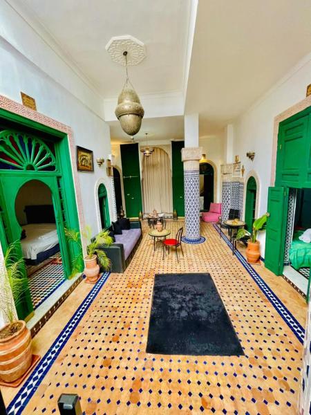 A la foto es mostra l'objecte Dar Jardin Majorelle Fez situat a la ciutat de Fes.