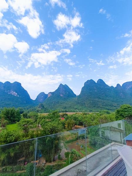 A la foto es mostra l'objecte Yangshuo Lakeside Inn situat a la ciutat de Yangshuo.