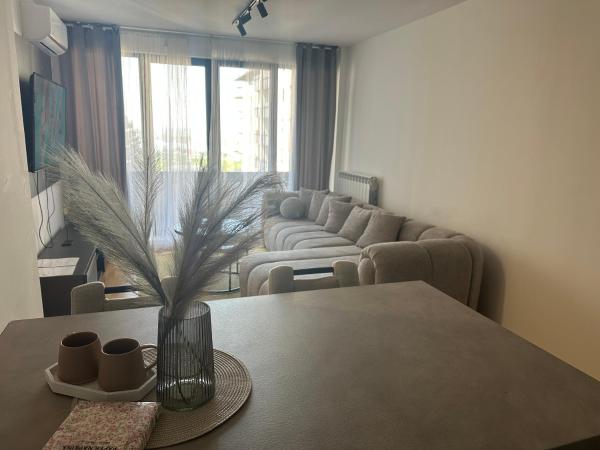 照片显示了位于Slanci市的Apartman S物件。