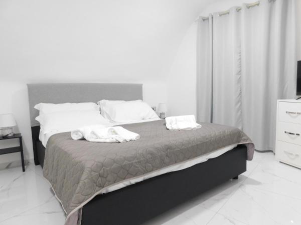A la foto es mostra l'objecte House Franco -nel Cuore dei Quartieri Spagnoli a Napoli situat a la ciutat de Nàpols.